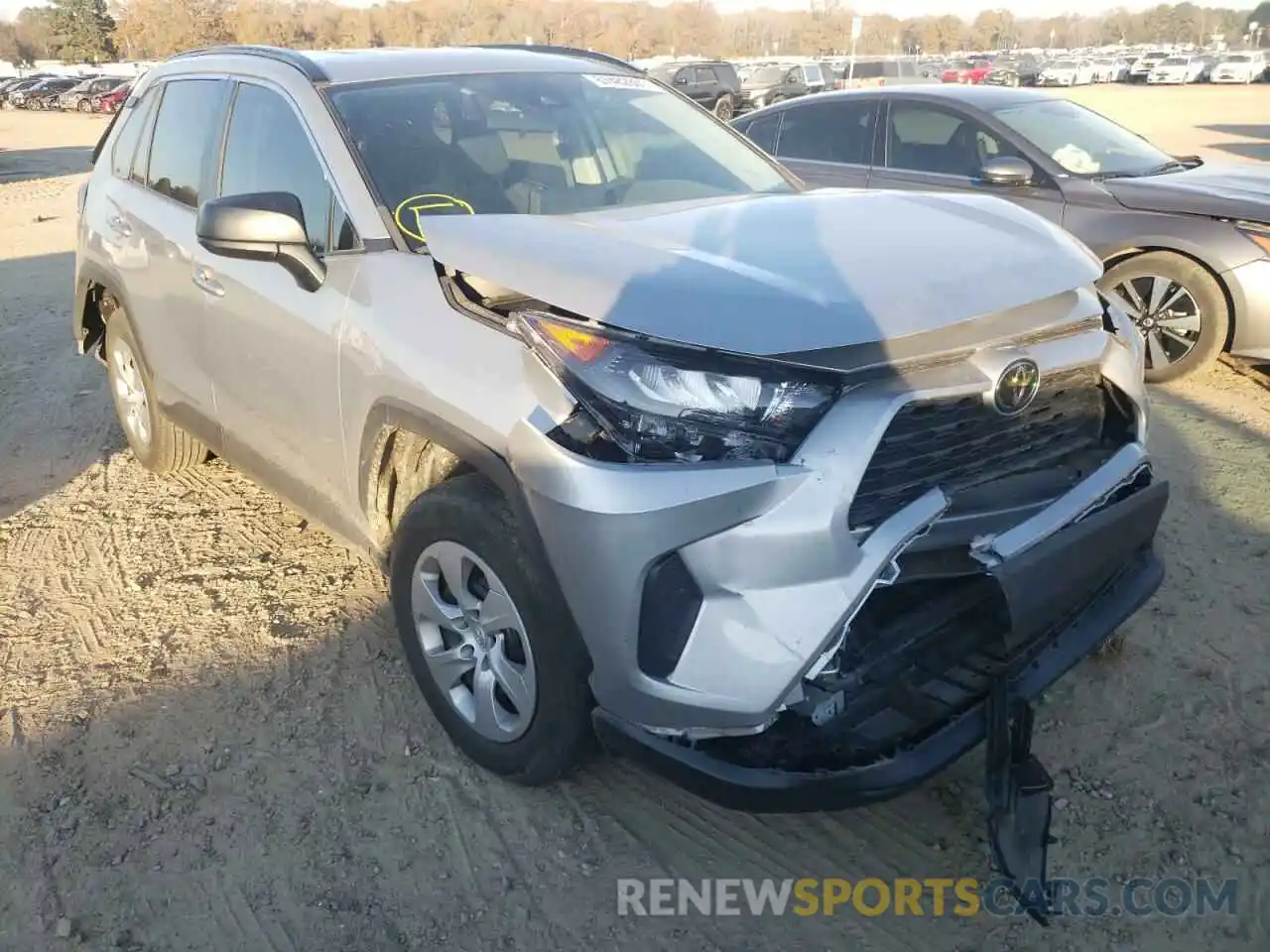 1 Photograph of a damaged car 2T3H1RFV2KW055507 TOYOTA RAV4 2019