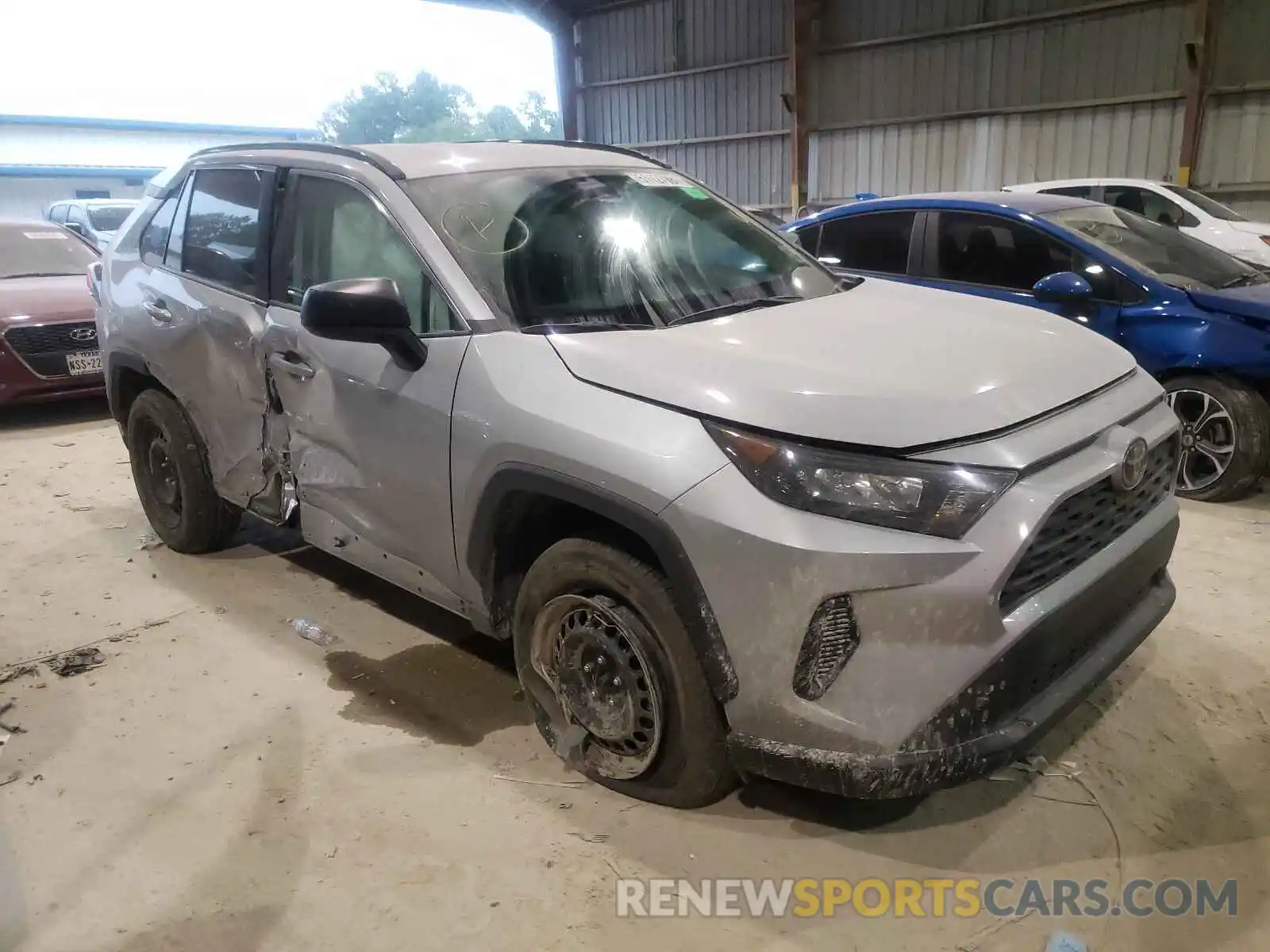 1 Photograph of a damaged car 2T3H1RFV2KW055510 TOYOTA RAV4 2019