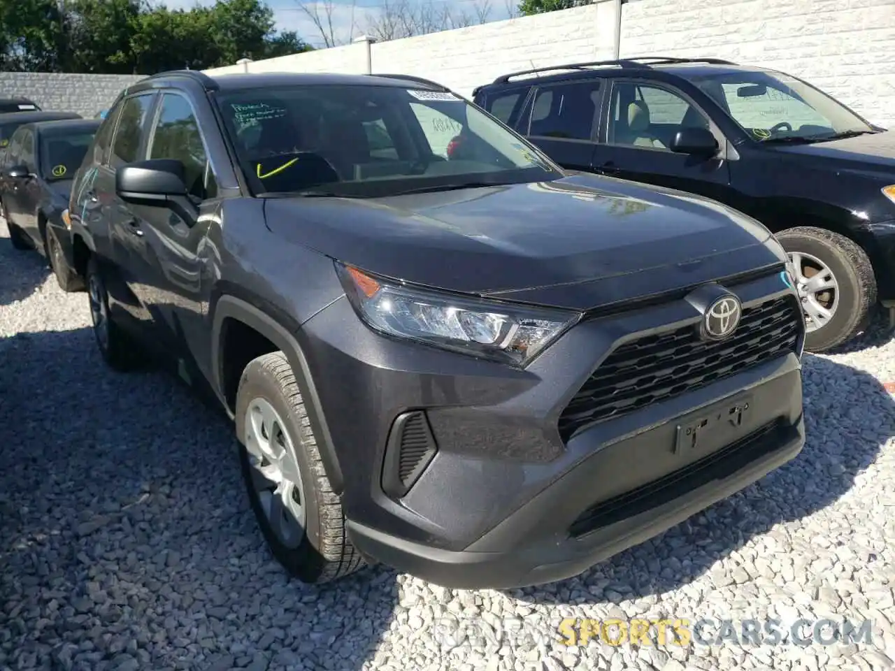 1 Photograph of a damaged car 2T3H1RFV3KC004566 TOYOTA RAV4 2019