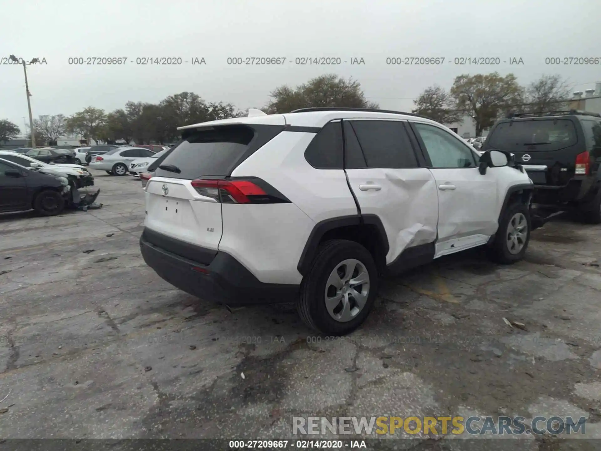 4 Photograph of a damaged car 2T3H1RFV3KC017513 TOYOTA RAV4 2019