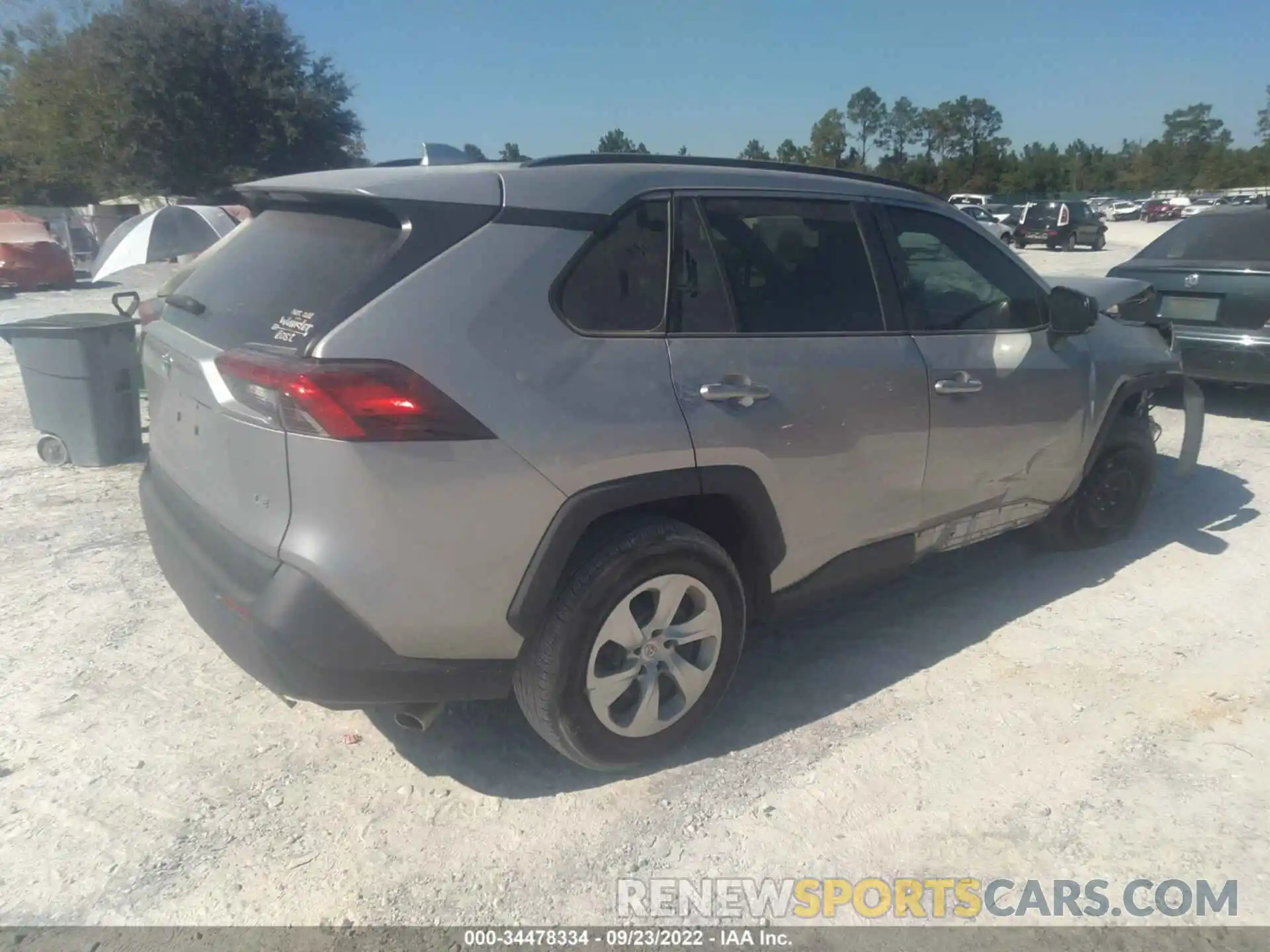 4 Photograph of a damaged car 2T3H1RFV3KC024302 TOYOTA RAV4 2019