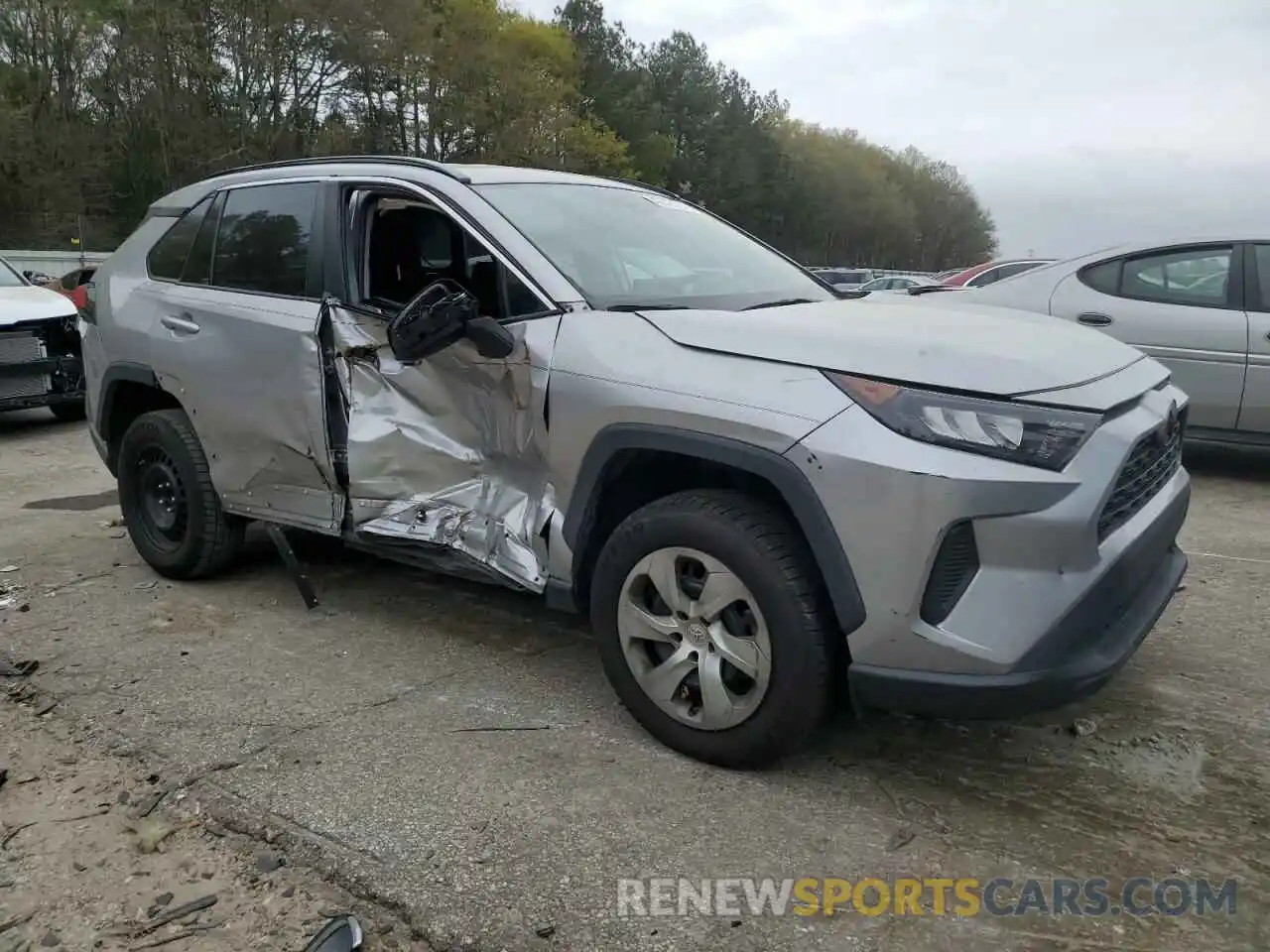 4 Photograph of a damaged car 2T3H1RFV3KC027345 TOYOTA RAV4 2019