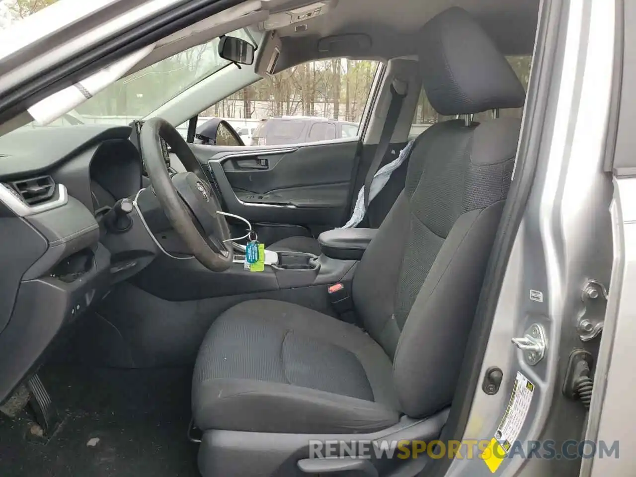 7 Photograph of a damaged car 2T3H1RFV3KC027345 TOYOTA RAV4 2019