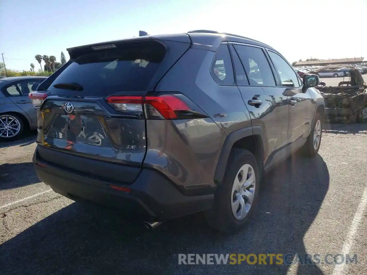 4 Photograph of a damaged car 2T3H1RFV3KC032898 TOYOTA RAV4 2019