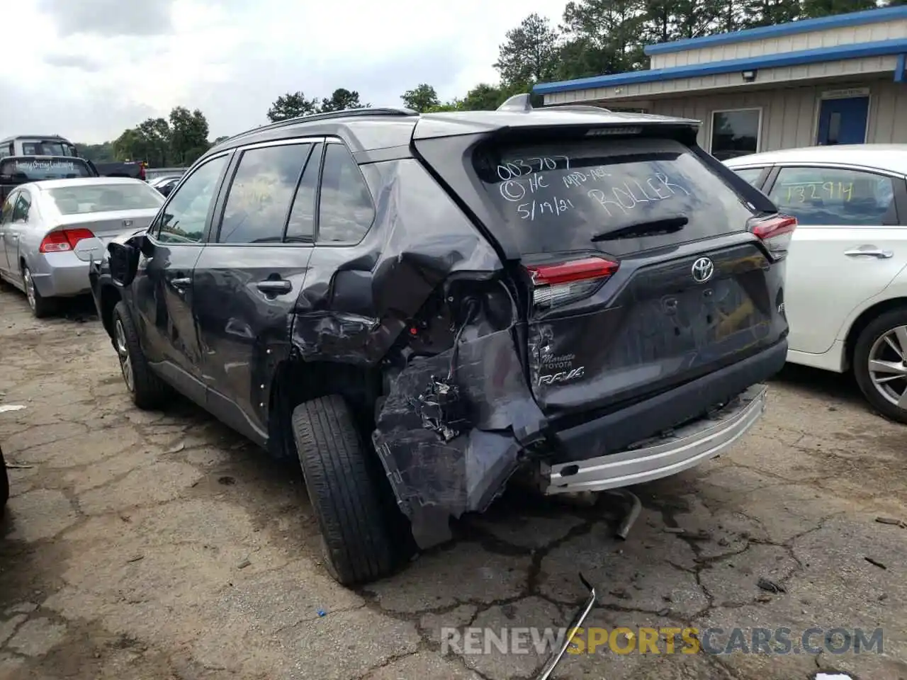 3 Photograph of a damaged car 2T3H1RFV3KW003707 TOYOTA RAV4 2019