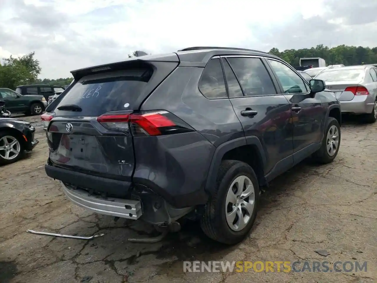 4 Photograph of a damaged car 2T3H1RFV3KW003707 TOYOTA RAV4 2019