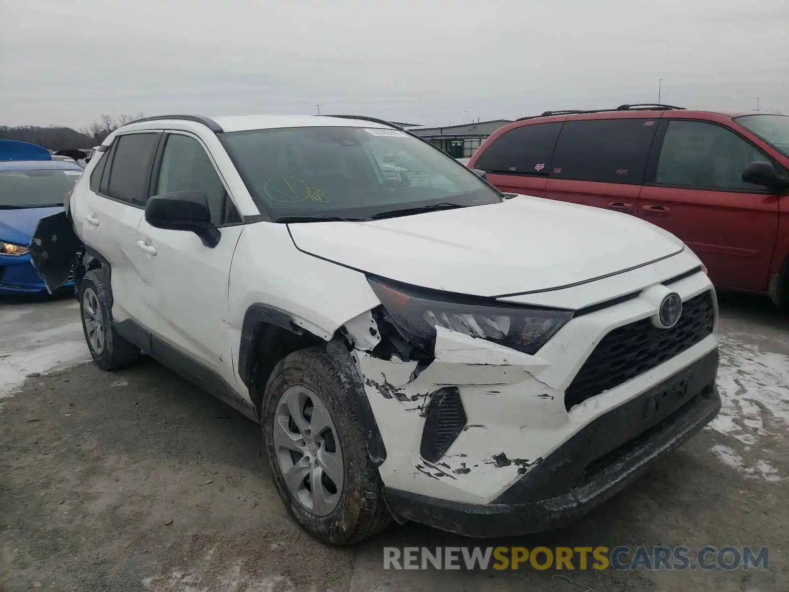 1 Photograph of a damaged car 2T3H1RFV3KW007644 TOYOTA RAV4 2019