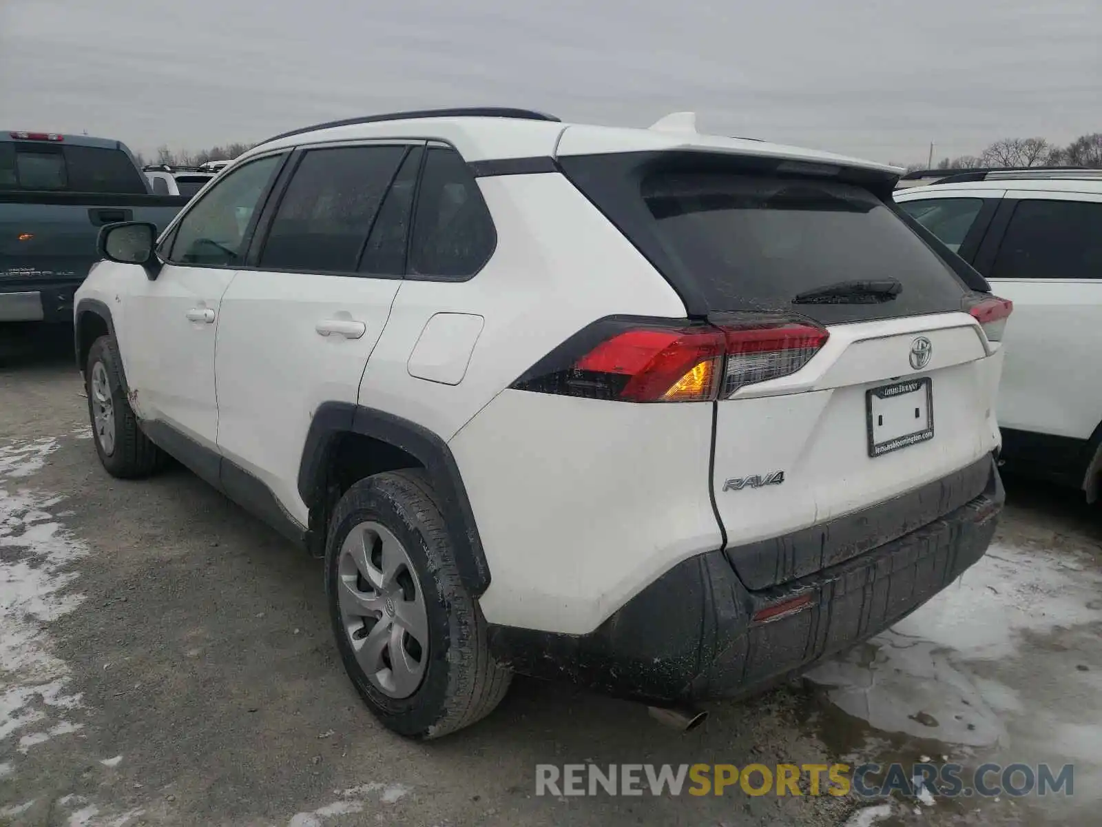 3 Photograph of a damaged car 2T3H1RFV3KW007644 TOYOTA RAV4 2019