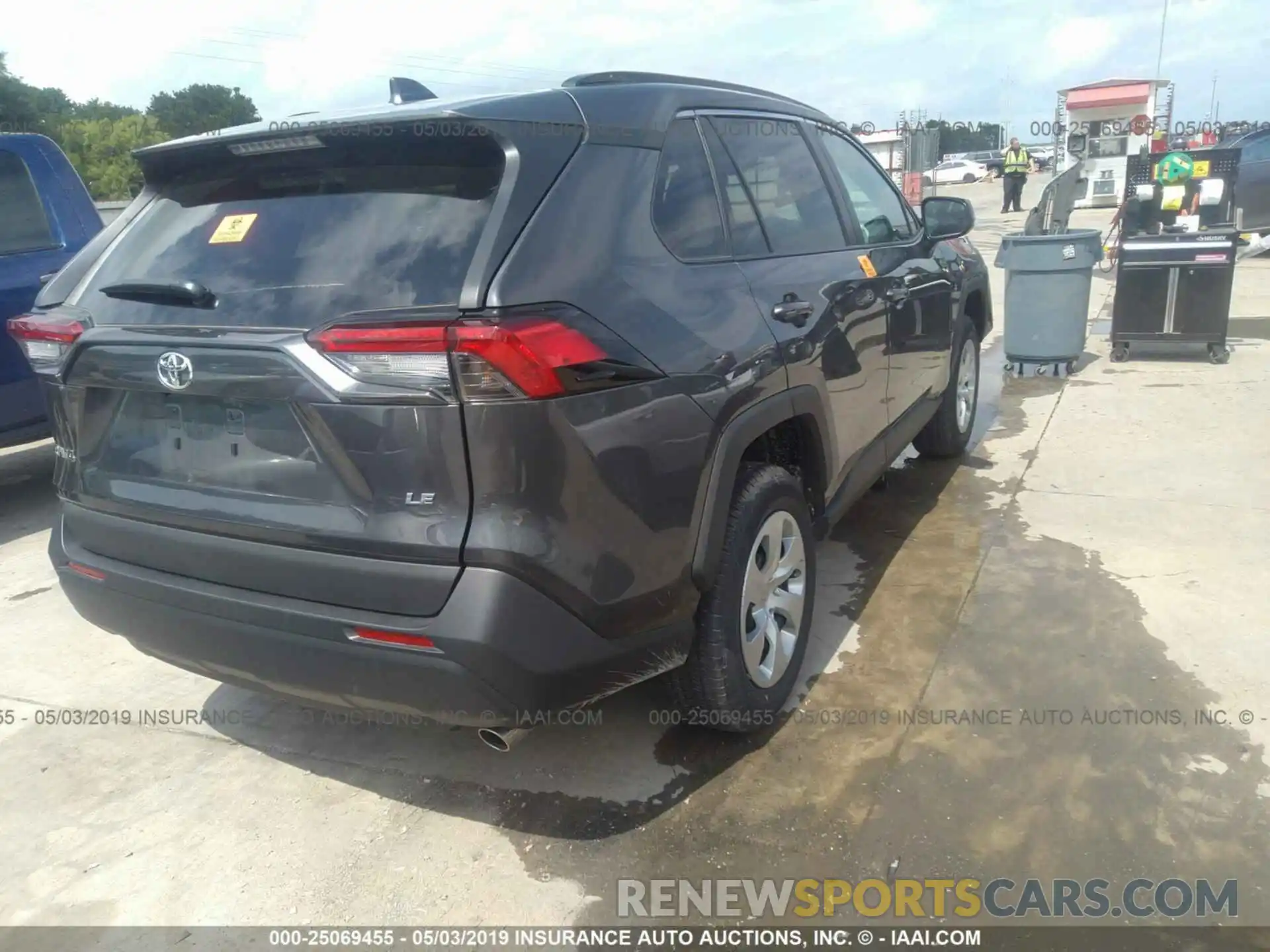 4 Photograph of a damaged car 2T3H1RFV3KW008356 TOYOTA RAV4 2019