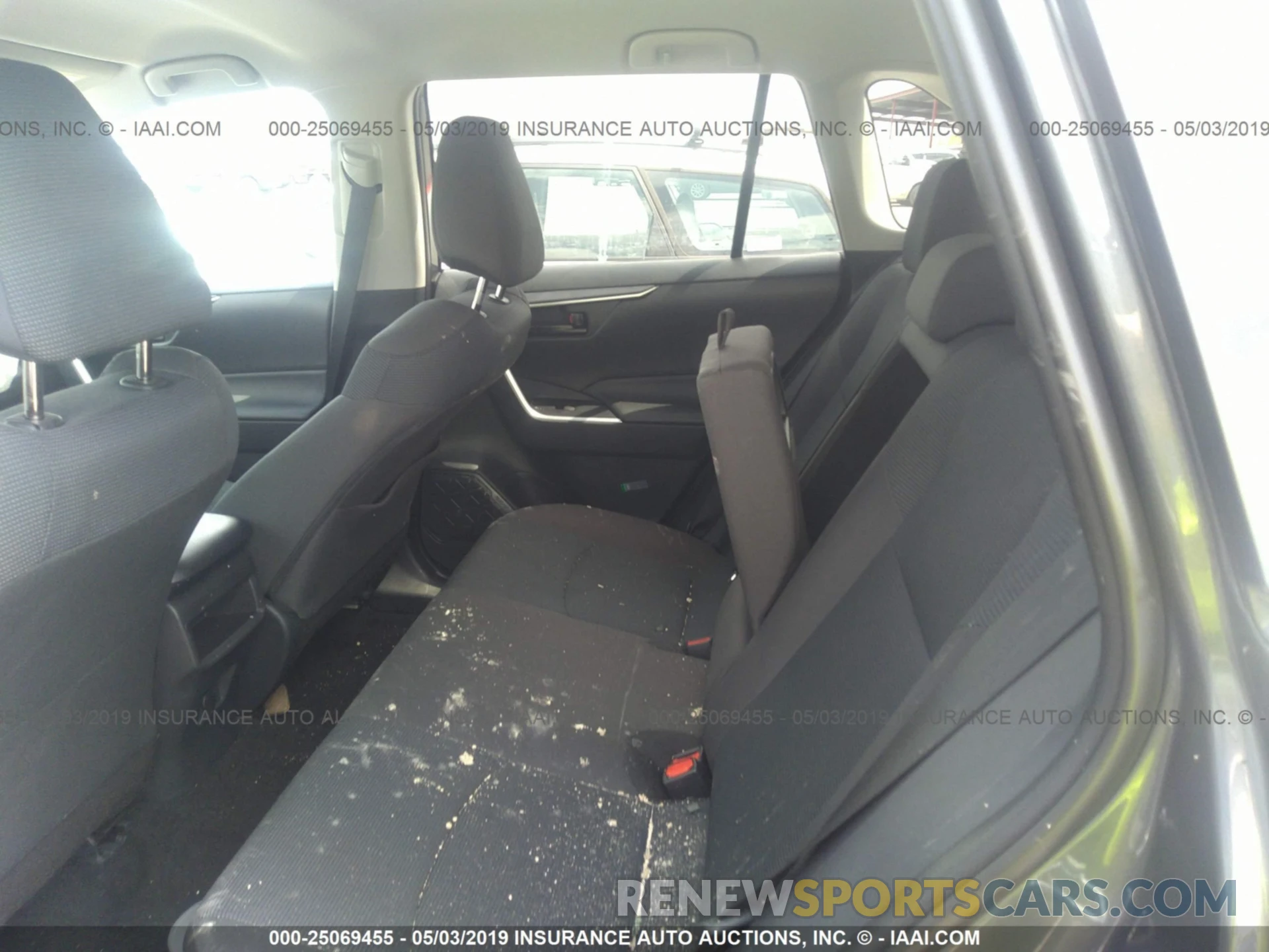 8 Photograph of a damaged car 2T3H1RFV3KW008356 TOYOTA RAV4 2019