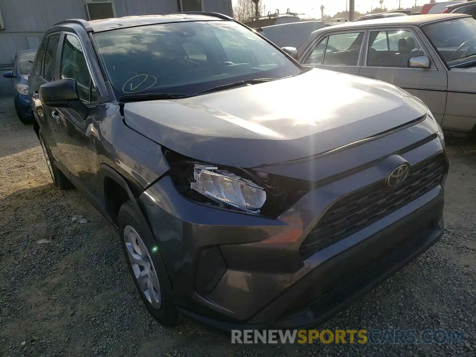 1 Фотография поврежденного автомобиля 2T3H1RFV3KW008888 TOYOTA RAV4 2019