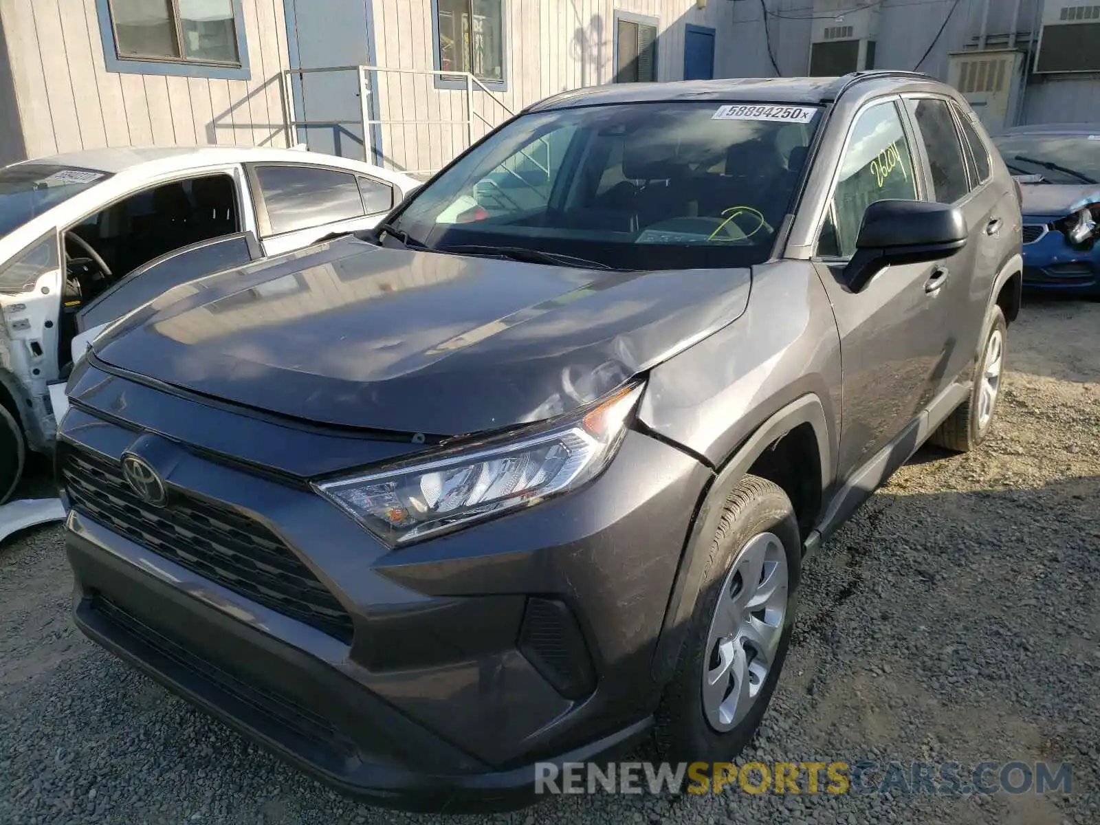 2 Фотография поврежденного автомобиля 2T3H1RFV3KW008888 TOYOTA RAV4 2019