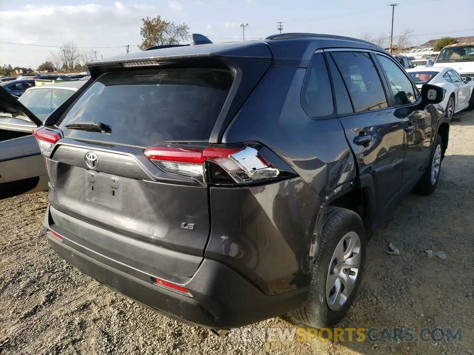 4 Фотография поврежденного автомобиля 2T3H1RFV3KW008888 TOYOTA RAV4 2019