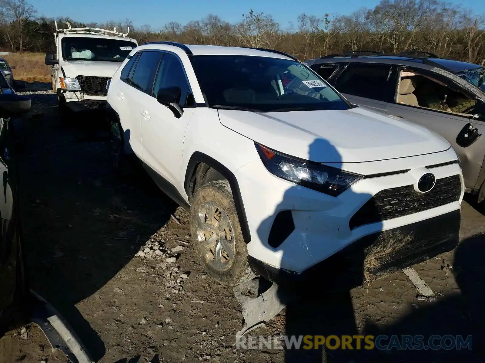 1 Photograph of a damaged car 2T3H1RFV3KW011449 TOYOTA RAV4 2019