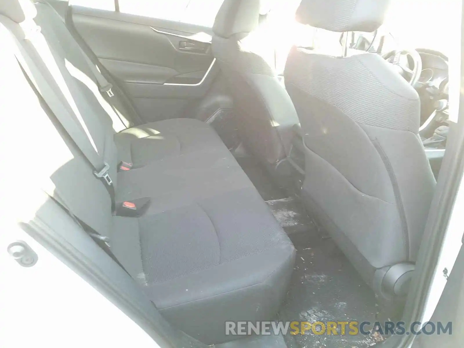 6 Photograph of a damaged car 2T3H1RFV3KW011449 TOYOTA RAV4 2019