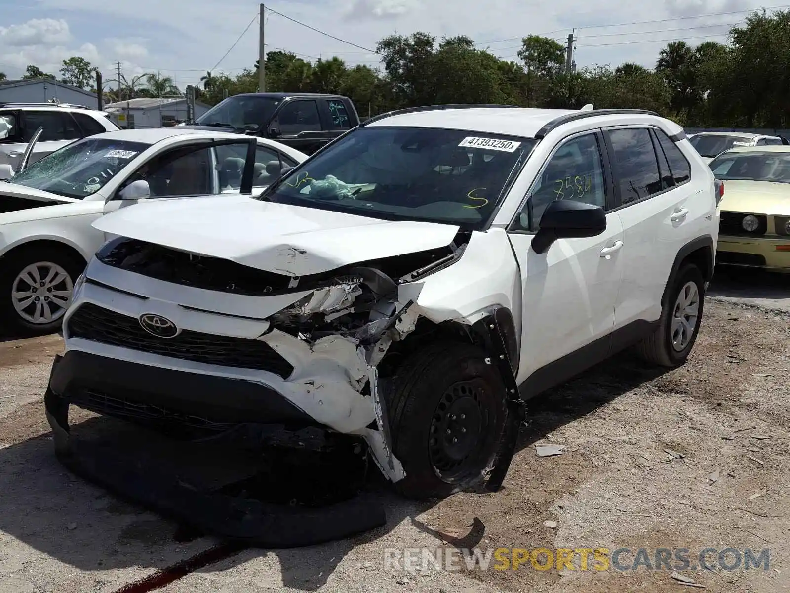 2 Photograph of a damaged car 2T3H1RFV3KW016246 TOYOTA RAV4 2019