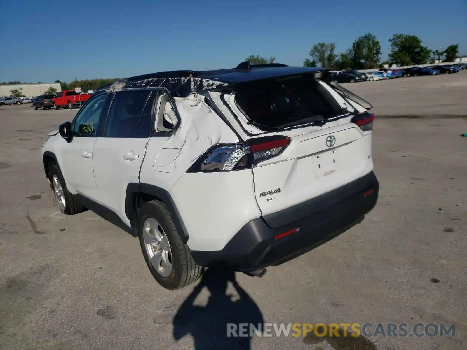 3 Photograph of a damaged car 2T3H1RFV3KW017932 TOYOTA RAV4 2019