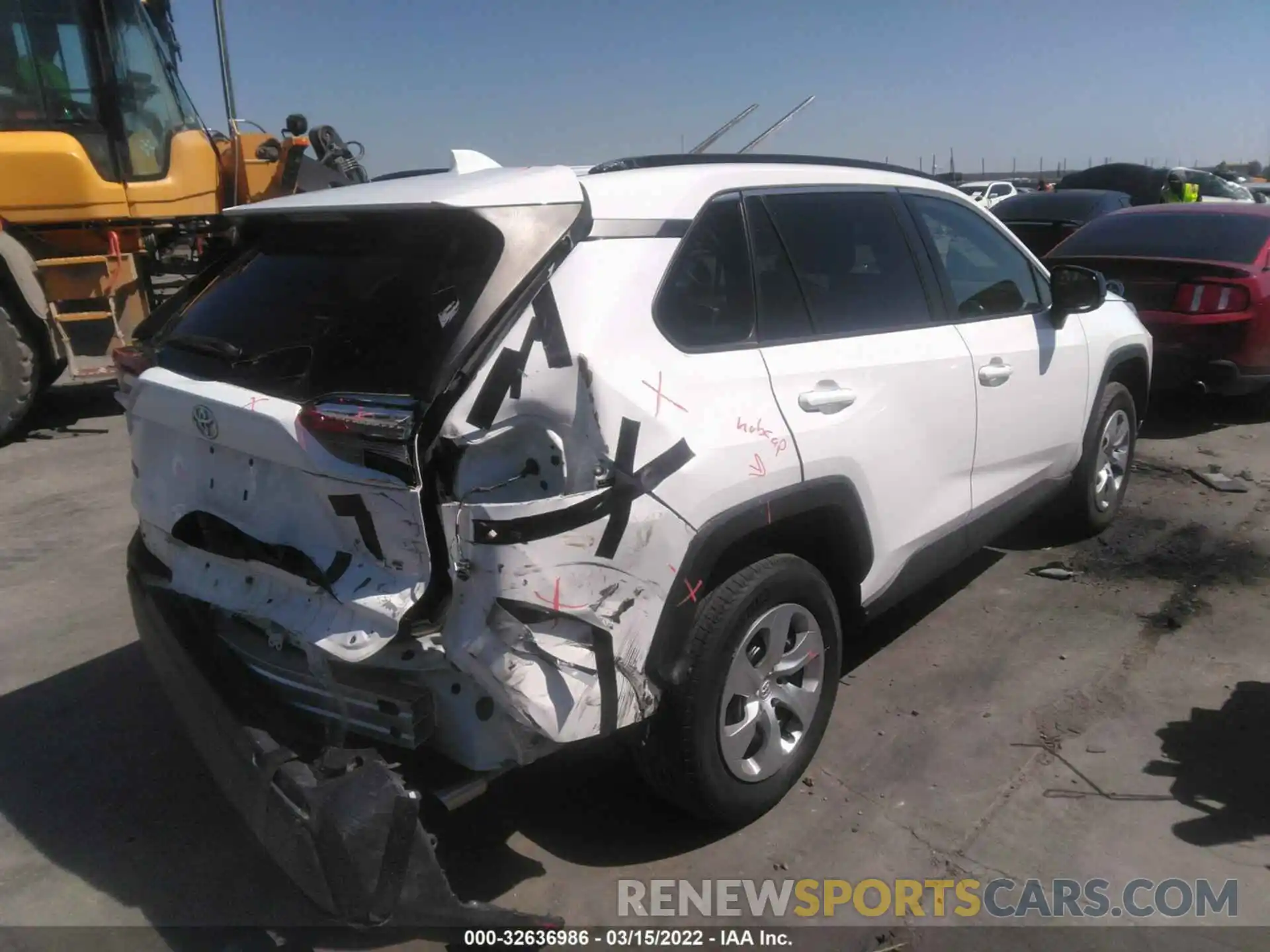 4 Photograph of a damaged car 2T3H1RFV3KW020829 TOYOTA RAV4 2019