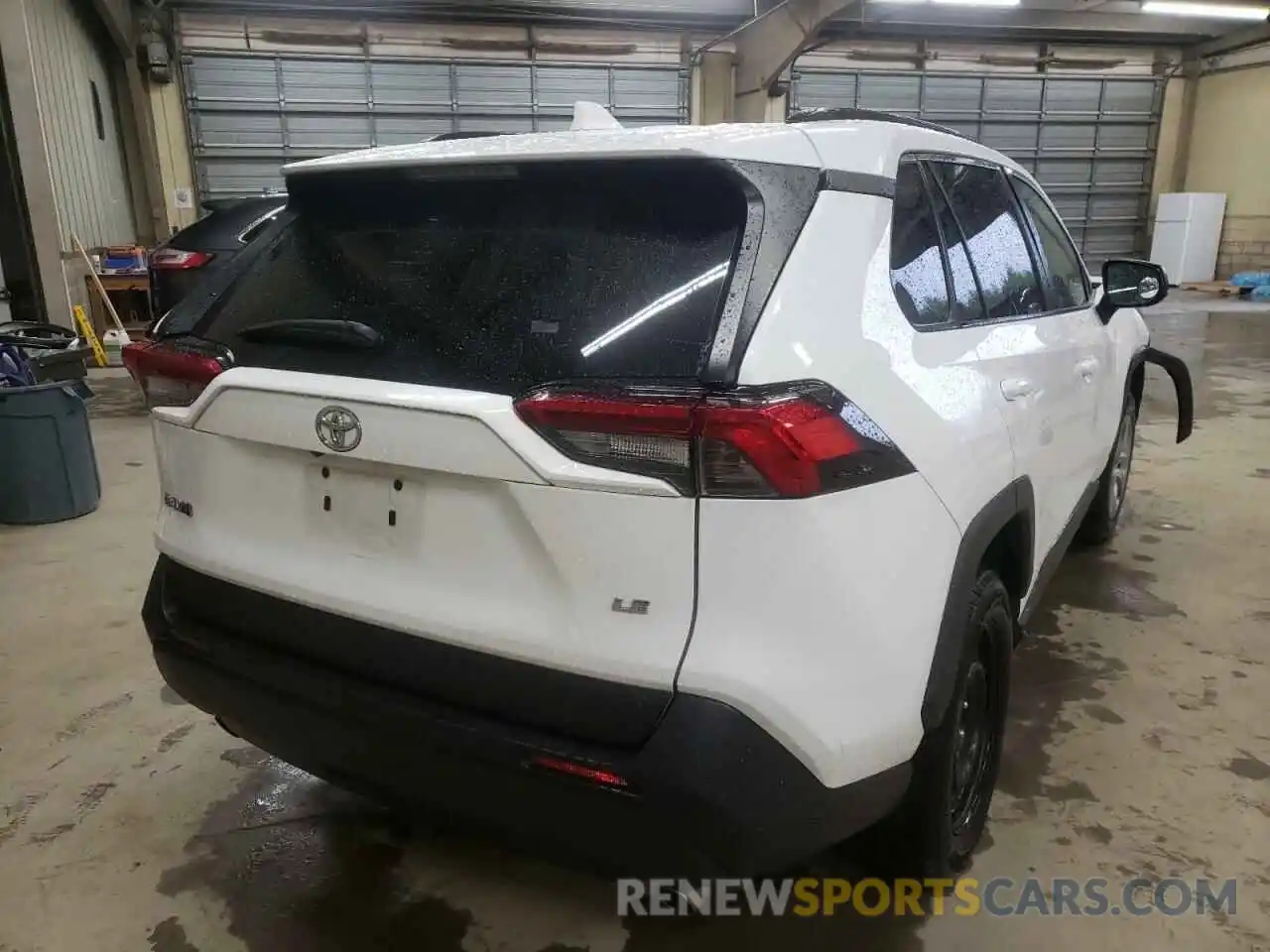 4 Photograph of a damaged car 2T3H1RFV3KW021141 TOYOTA RAV4 2019