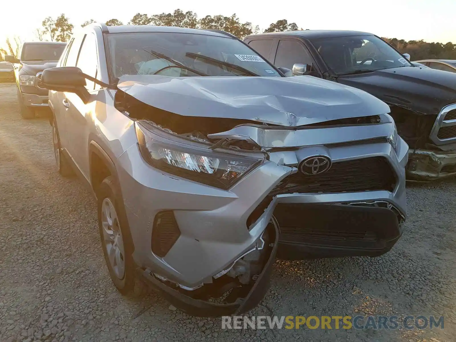 1 Photograph of a damaged car 2T3H1RFV3KW021866 TOYOTA RAV4 2019