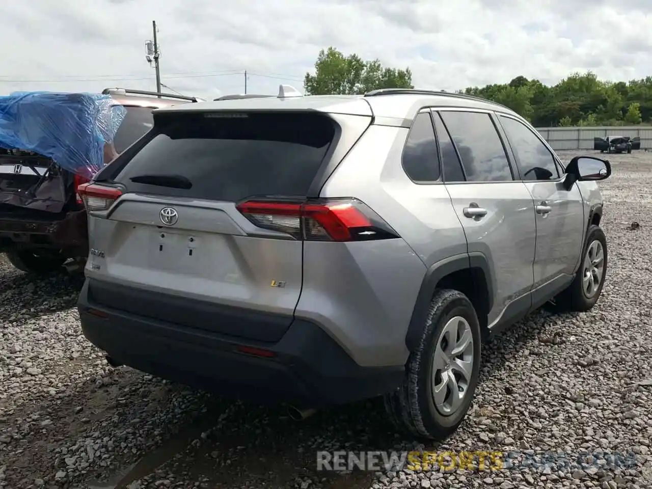 4 Photograph of a damaged car 2T3H1RFV3KW025464 TOYOTA RAV4 2019