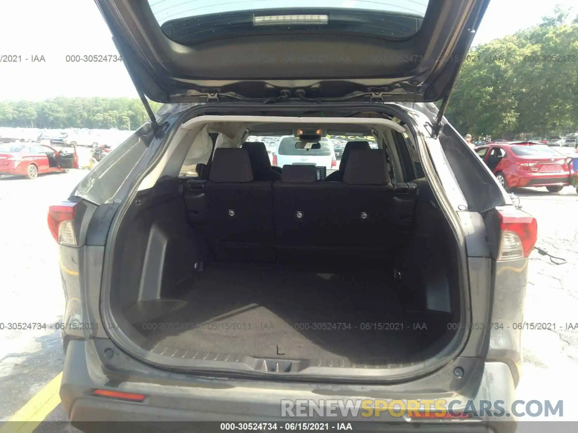 5 Photograph of a damaged car 2T3H1RFV3KW030597 TOYOTA RAV4 2019