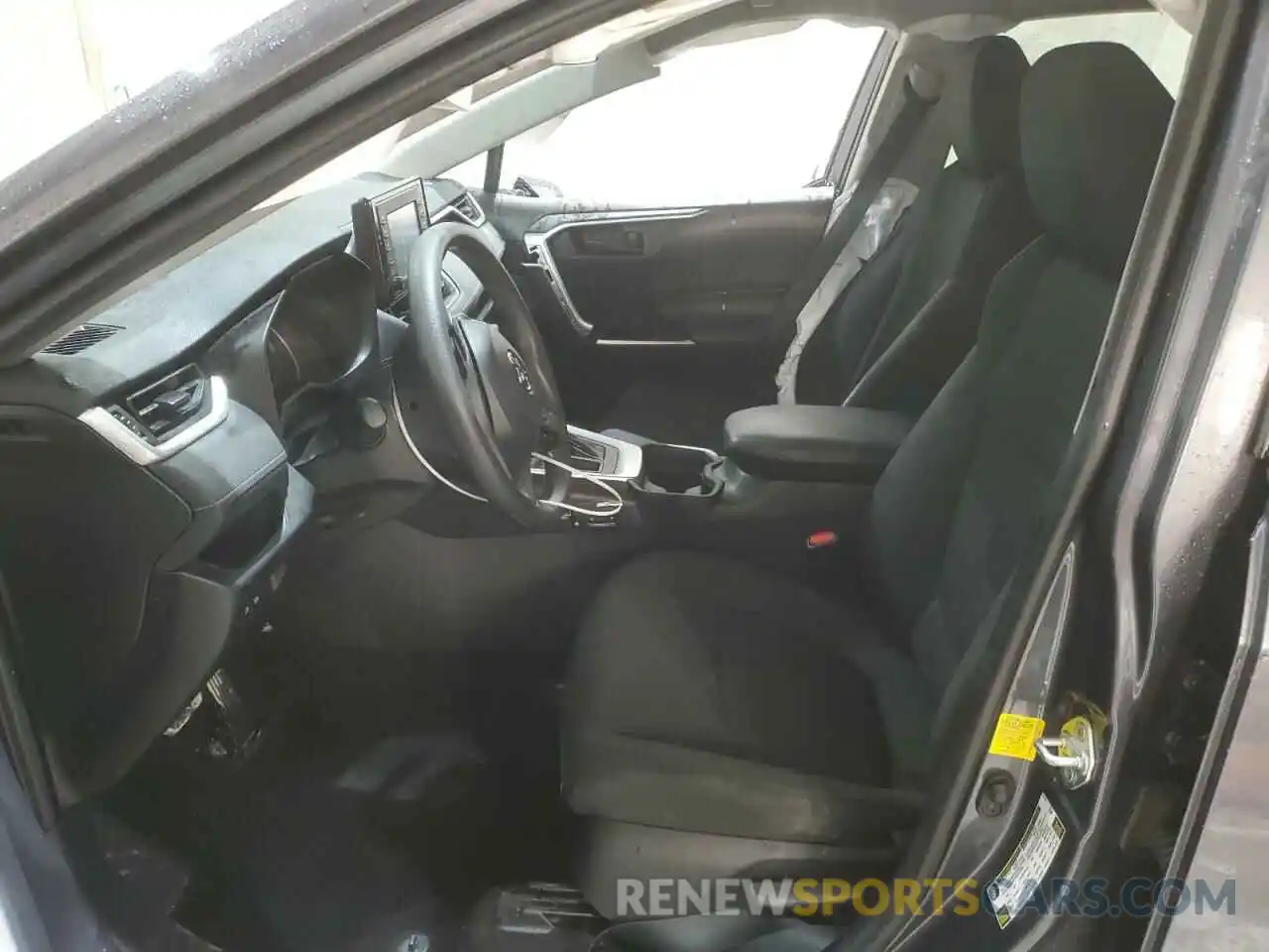 7 Photograph of a damaged car 2T3H1RFV3KW033841 TOYOTA RAV4 2019