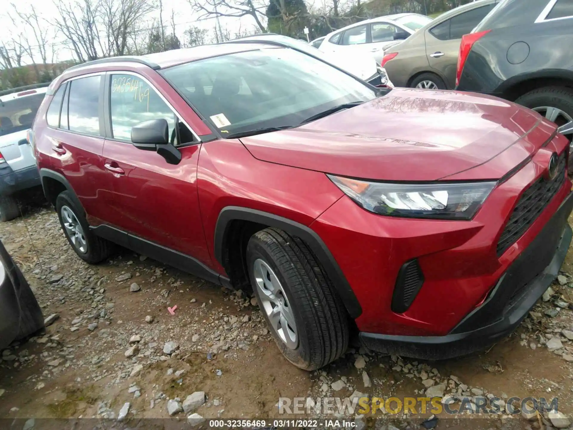 1 Photograph of a damaged car 2T3H1RFV3KW035363 TOYOTA RAV4 2019