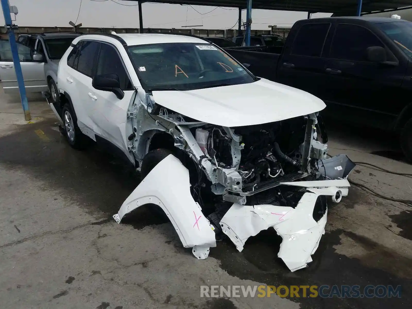 1 Photograph of a damaged car 2T3H1RFV3KW035654 TOYOTA RAV4 2019