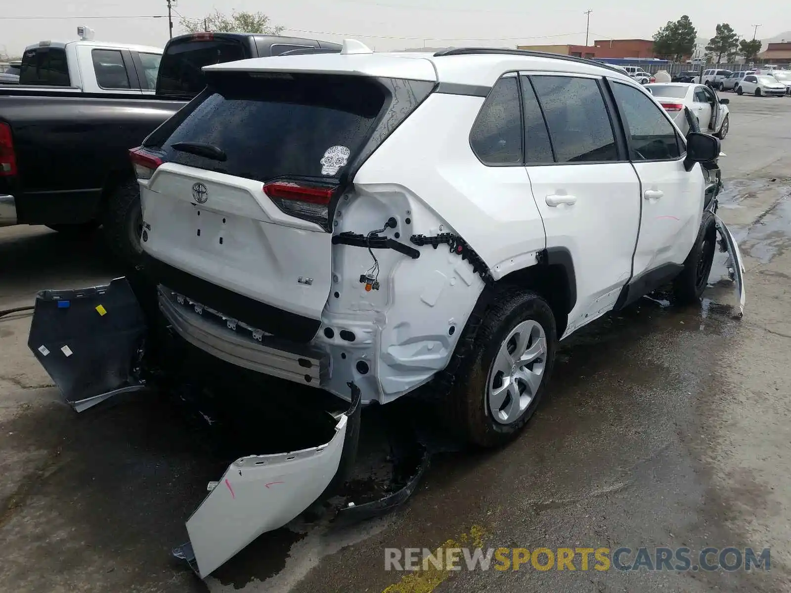 4 Photograph of a damaged car 2T3H1RFV3KW035654 TOYOTA RAV4 2019