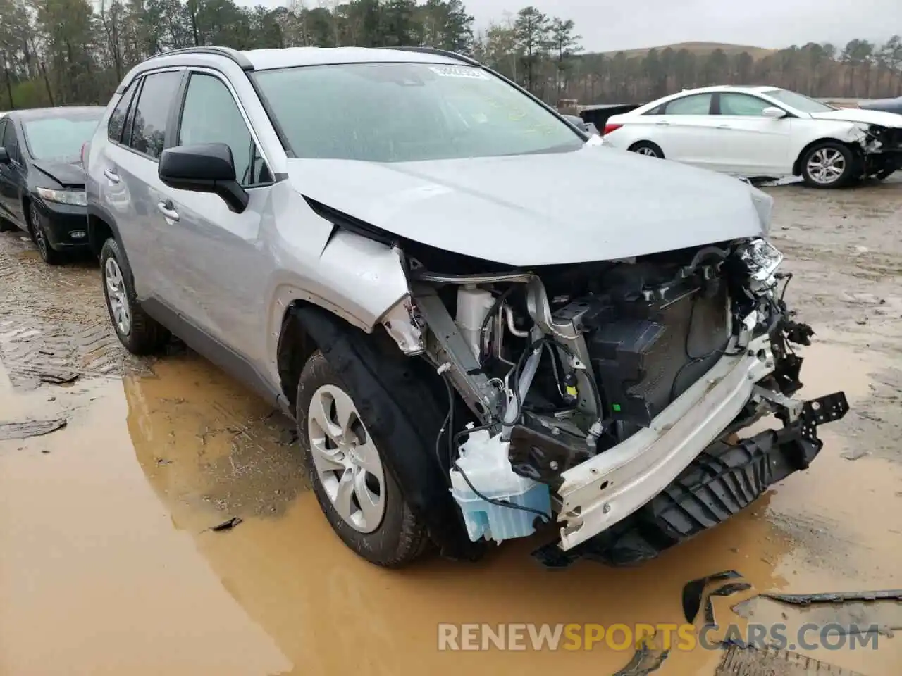 1 Photograph of a damaged car 2T3H1RFV3KW036609 TOYOTA RAV4 2019