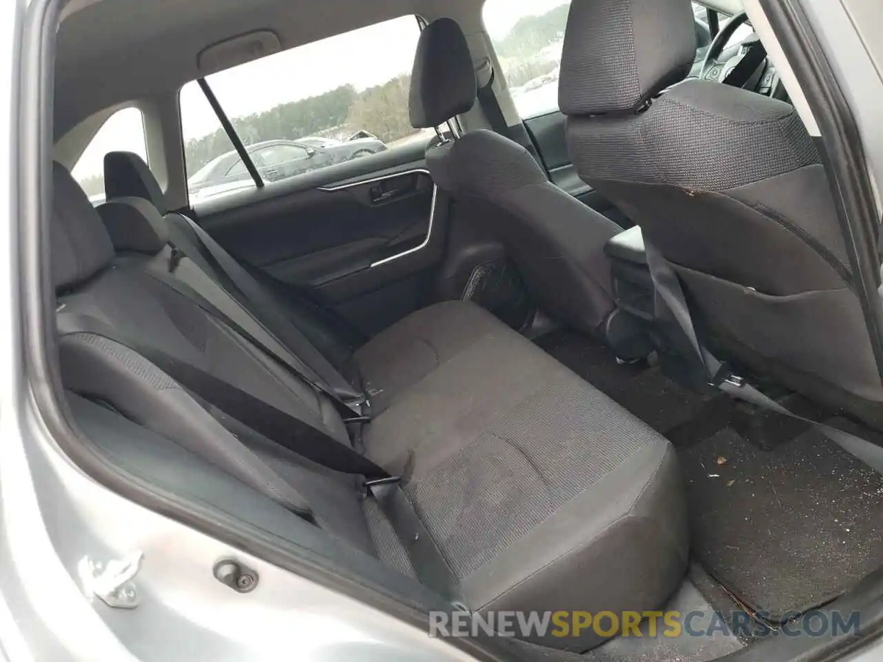 6 Photograph of a damaged car 2T3H1RFV3KW036609 TOYOTA RAV4 2019