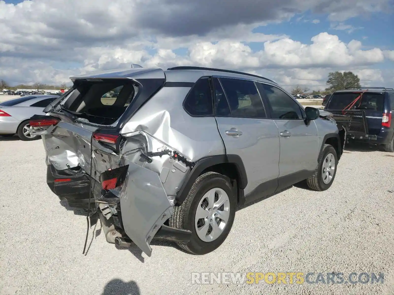 4 Фотография поврежденного автомобиля 2T3H1RFV3KW036982 TOYOTA RAV4 2019