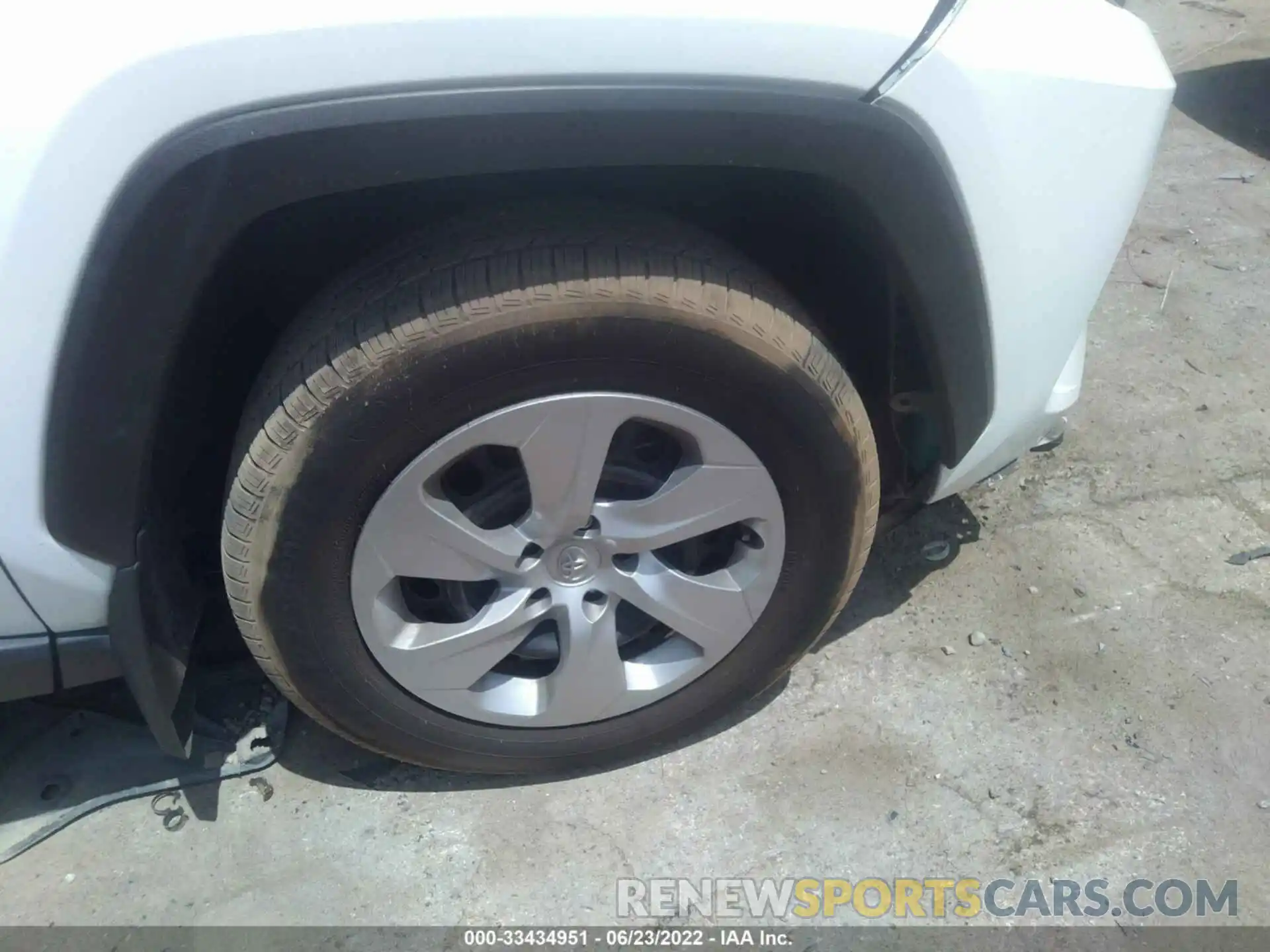 13 Photograph of a damaged car 2T3H1RFV3KW038988 TOYOTA RAV4 2019