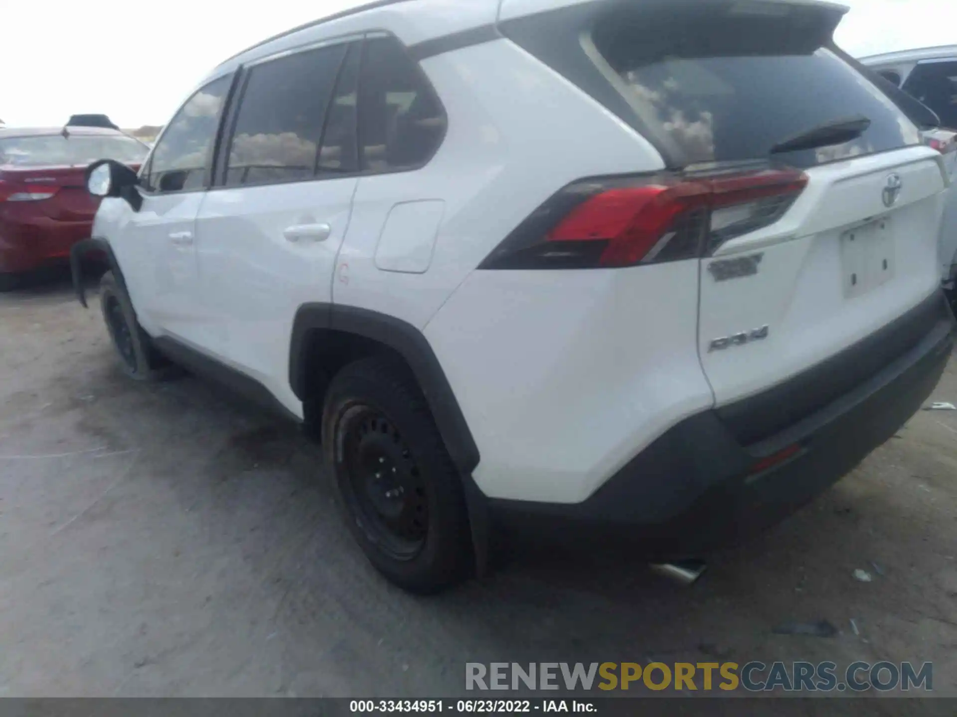 3 Photograph of a damaged car 2T3H1RFV3KW038988 TOYOTA RAV4 2019