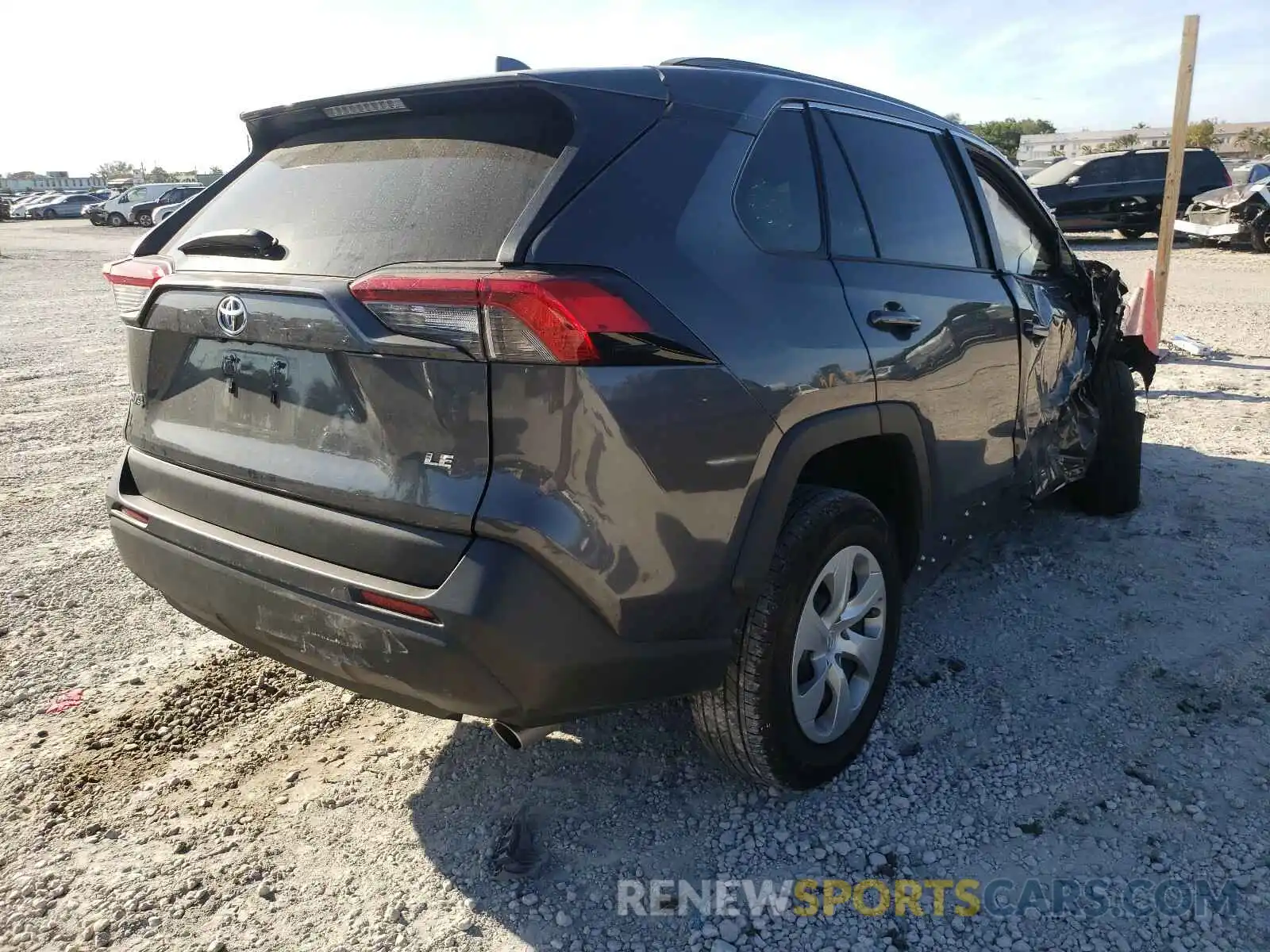 4 Photograph of a damaged car 2T3H1RFV3KW039610 TOYOTA RAV4 2019