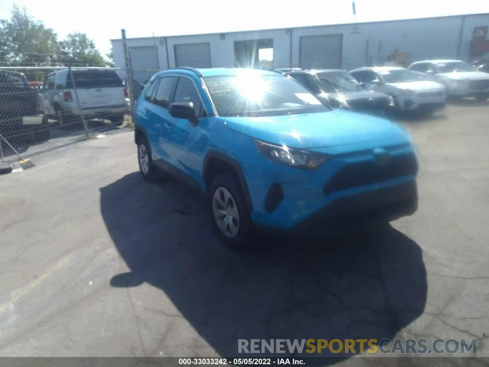 1 Photograph of a damaged car 2T3H1RFV3KW040188 TOYOTA RAV4 2019