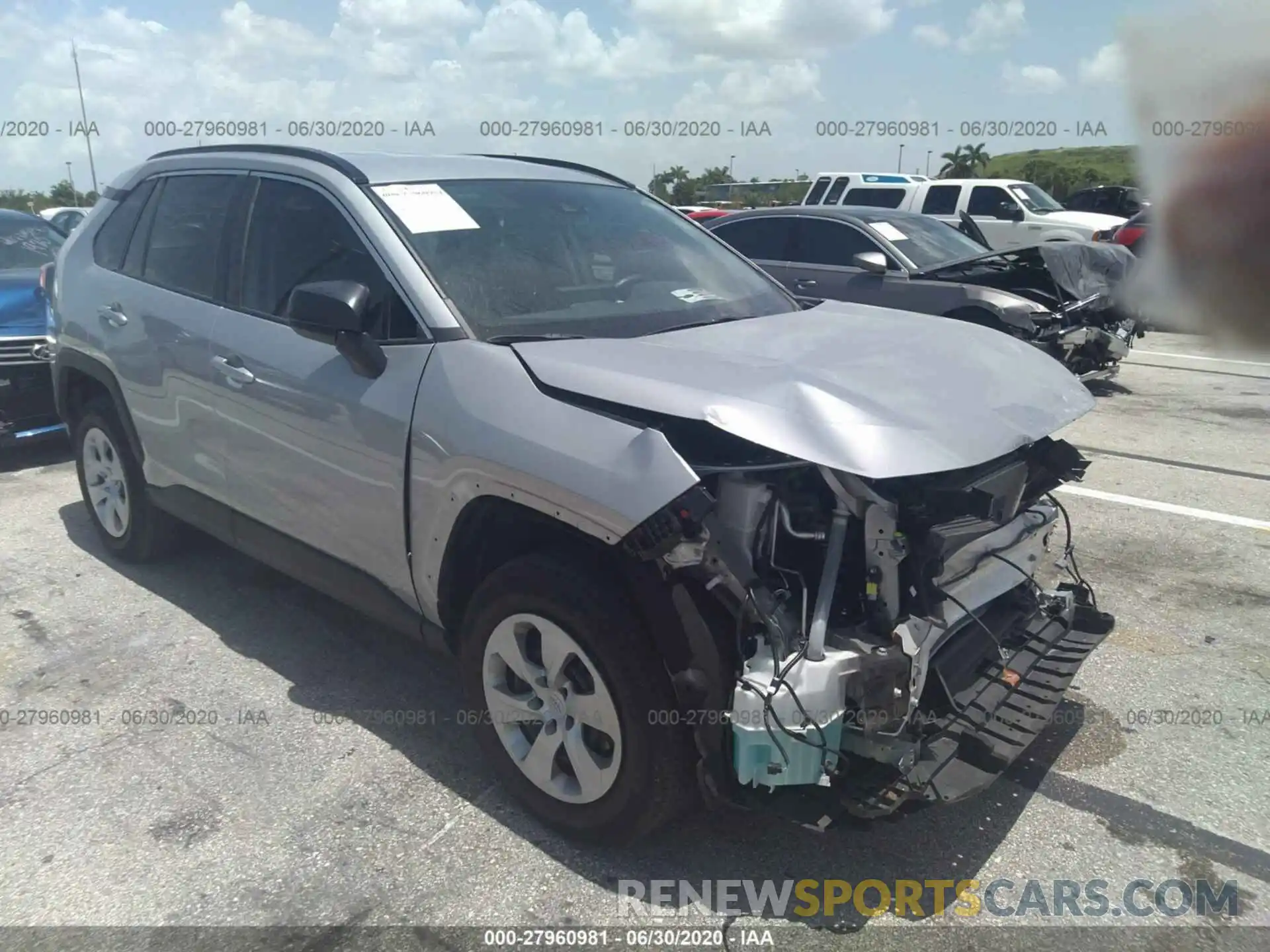 1 Photograph of a damaged car 2T3H1RFV3KW045326 TOYOTA RAV4 2019