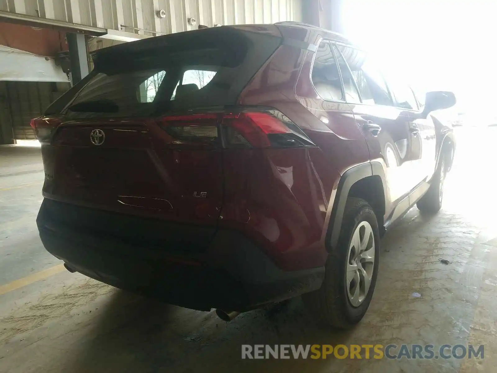 4 Photograph of a damaged car 2T3H1RFV3KW047304 TOYOTA RAV4 2019