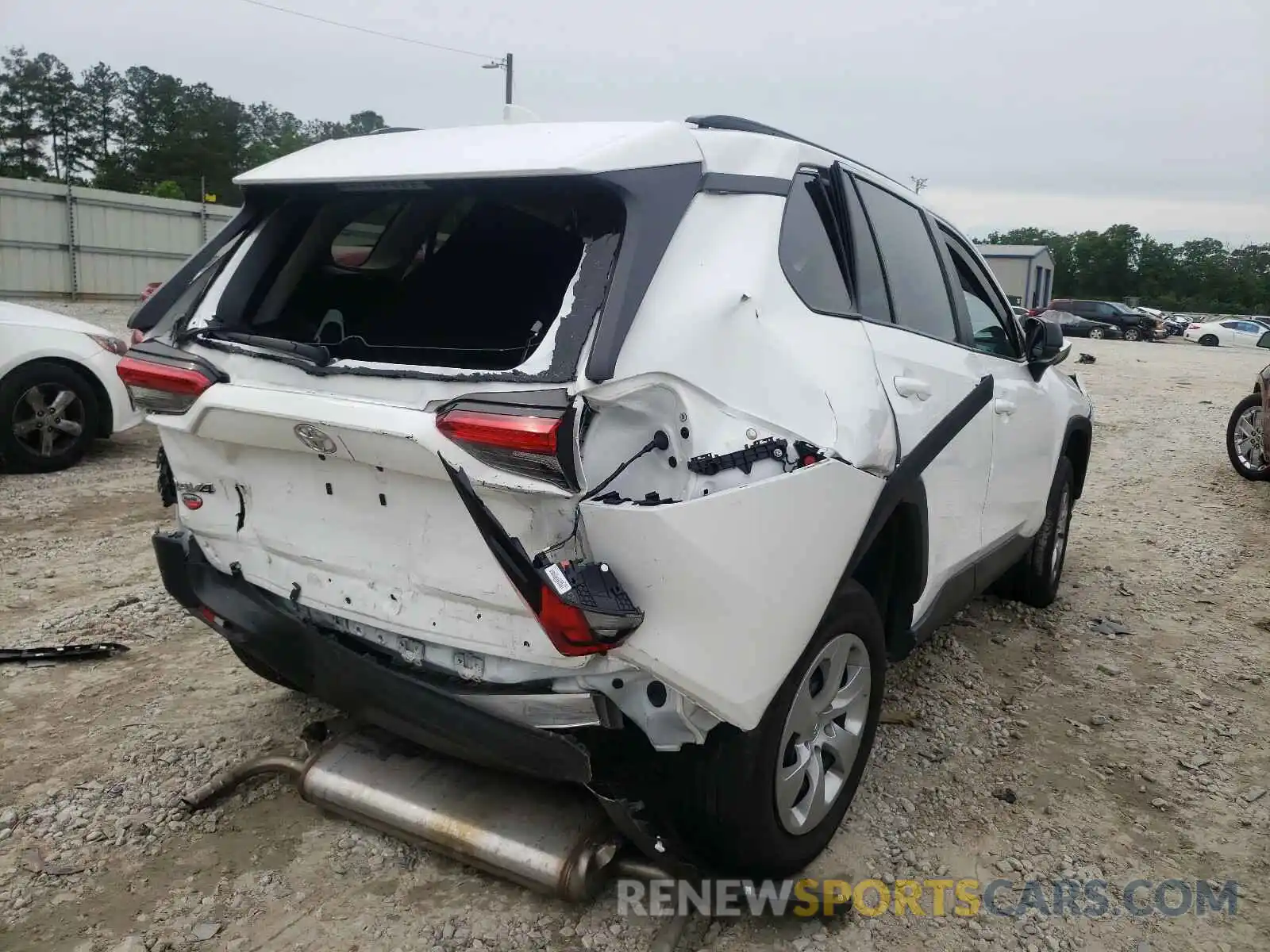 4 Photograph of a damaged car 2T3H1RFV3KW048307 TOYOTA RAV4 2019