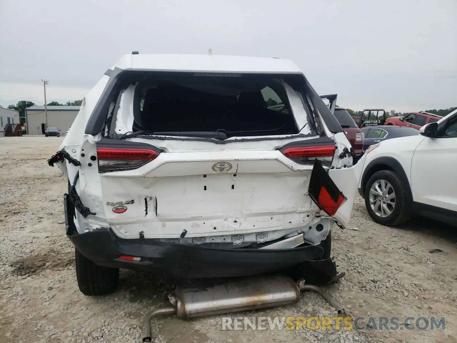 9 Photograph of a damaged car 2T3H1RFV3KW048307 TOYOTA RAV4 2019