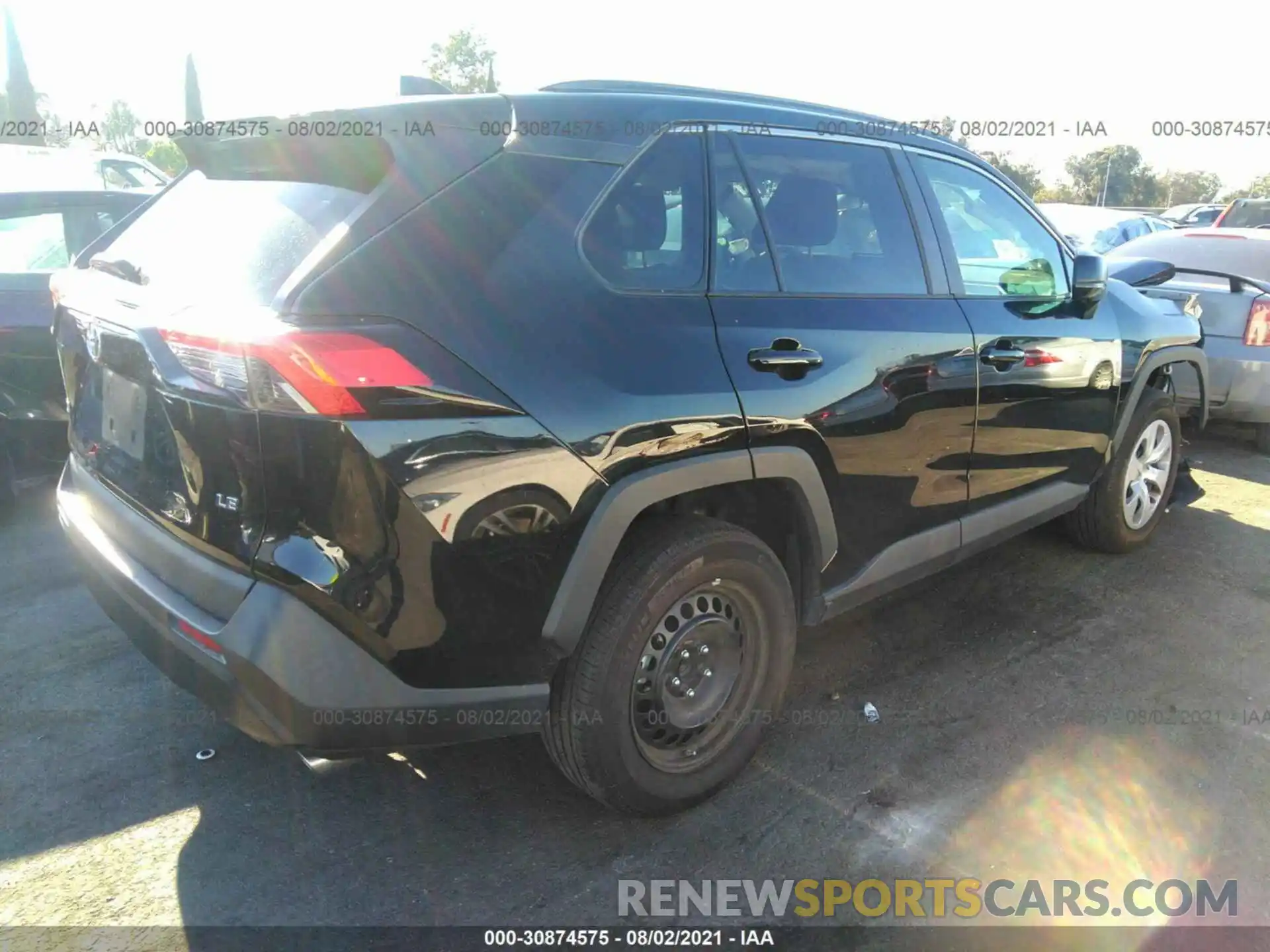 4 Photograph of a damaged car 2T3H1RFV3KW051191 TOYOTA RAV4 2019