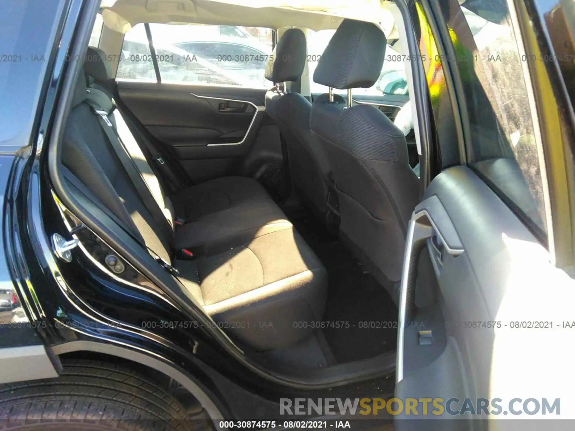 8 Photograph of a damaged car 2T3H1RFV3KW051191 TOYOTA RAV4 2019