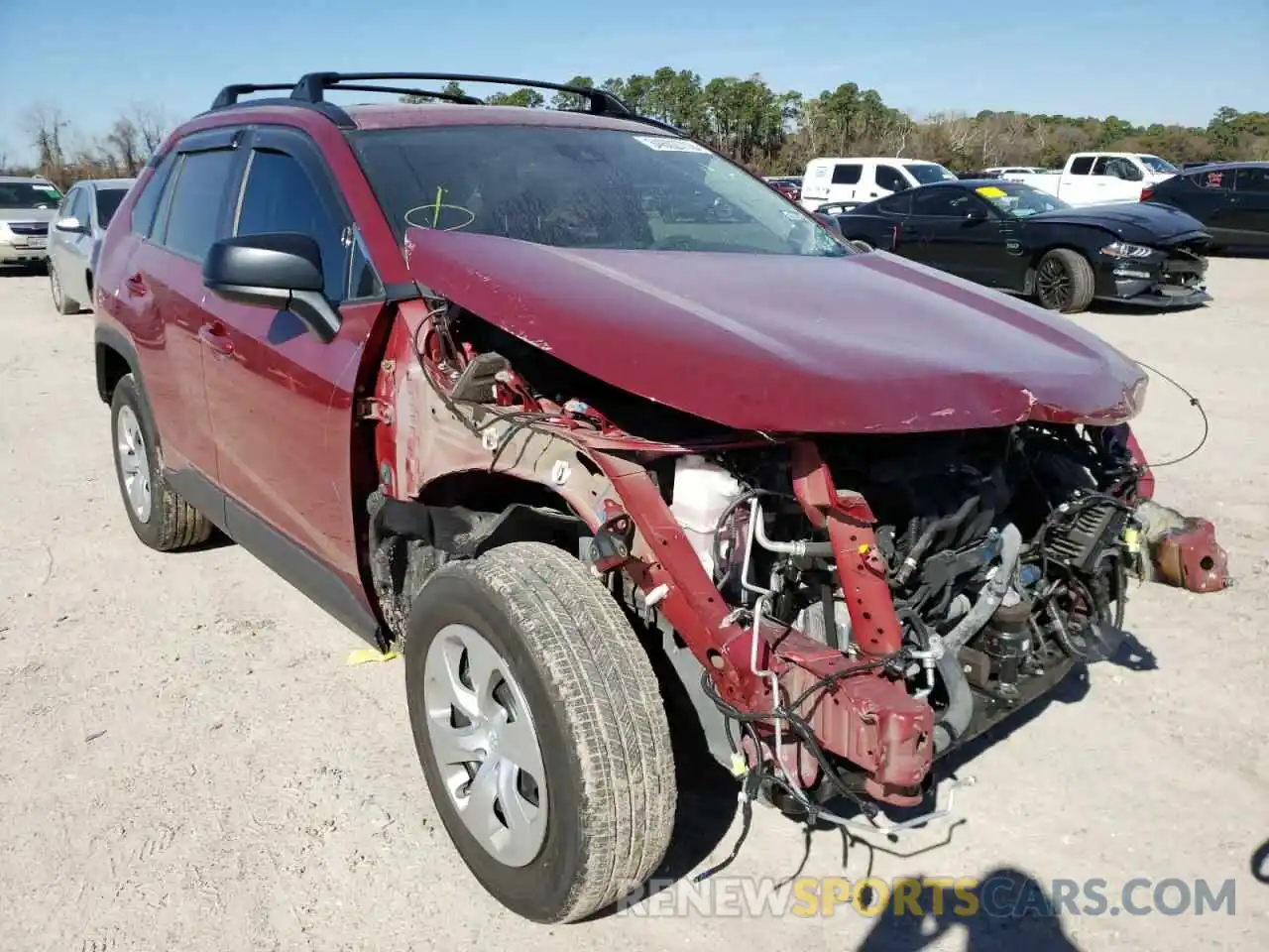 1 Photograph of a damaged car 2T3H1RFV3KW055502 TOYOTA RAV4 2019