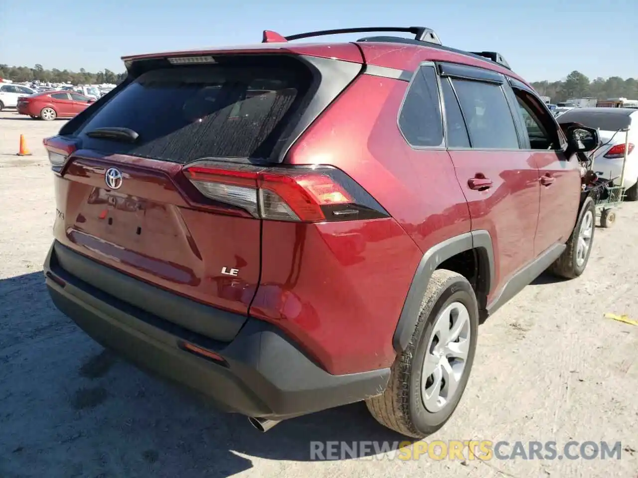 4 Photograph of a damaged car 2T3H1RFV3KW055502 TOYOTA RAV4 2019