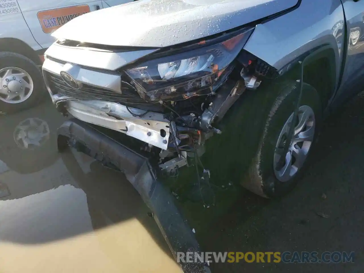 9 Photograph of a damaged car 2T3H1RFV3KW055757 TOYOTA RAV4 2019