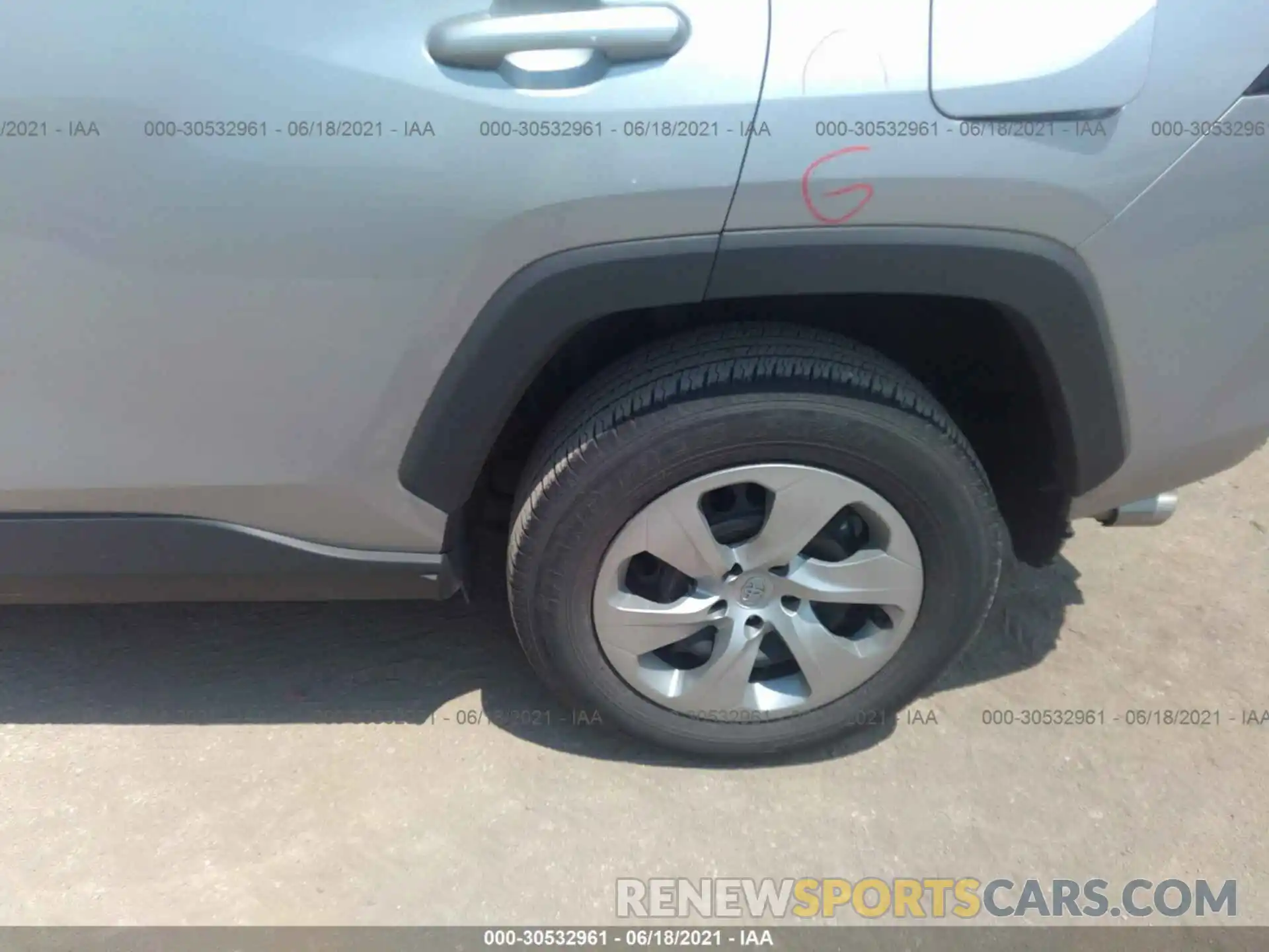 13 Фотография поврежденного автомобиля 2T3H1RFV4KC001711 TOYOTA RAV4 2019