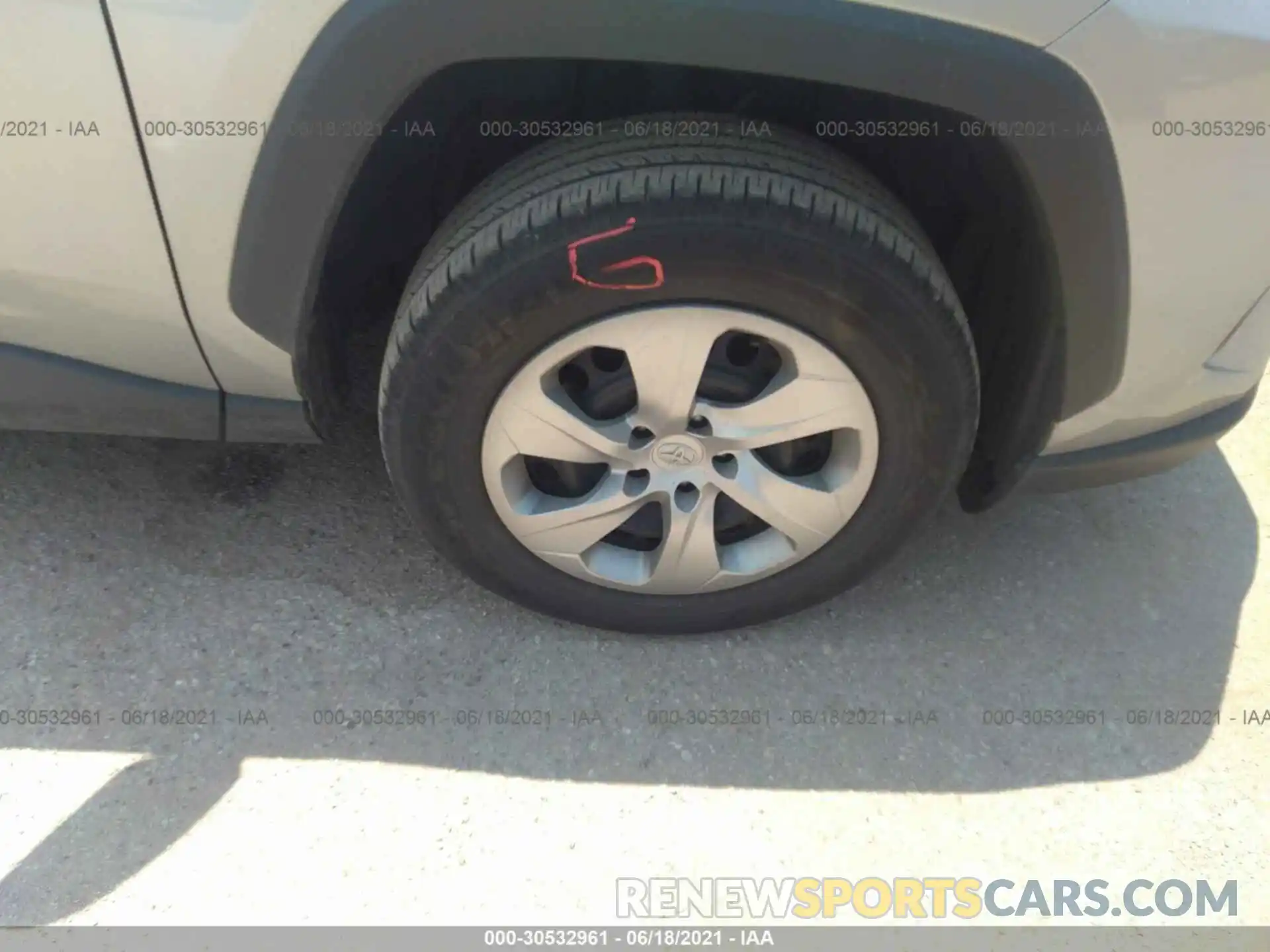 14 Photograph of a damaged car 2T3H1RFV4KC001711 TOYOTA RAV4 2019