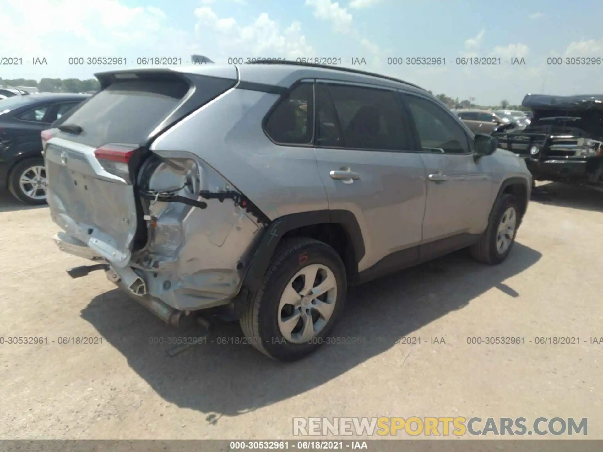 4 Photograph of a damaged car 2T3H1RFV4KC001711 TOYOTA RAV4 2019