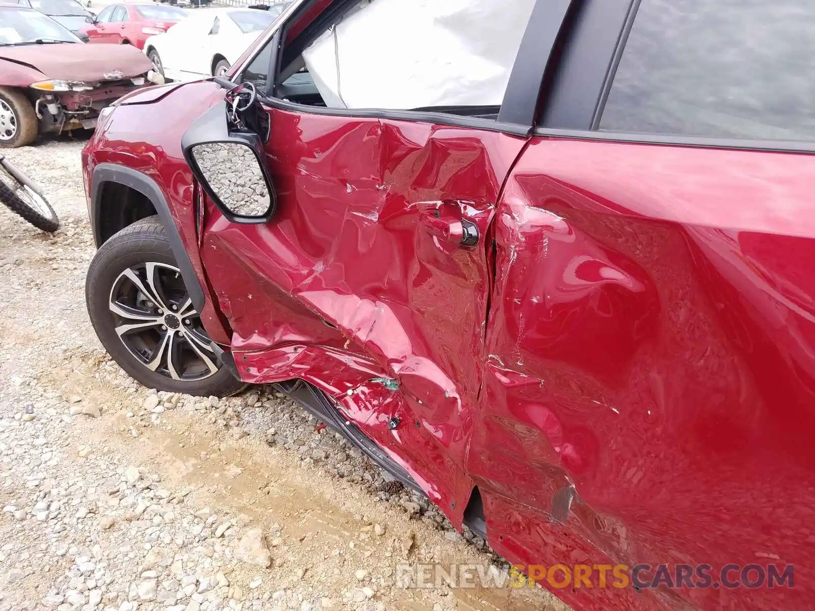 9 Photograph of a damaged car 2T3H1RFV4KC007198 TOYOTA RAV4 2019